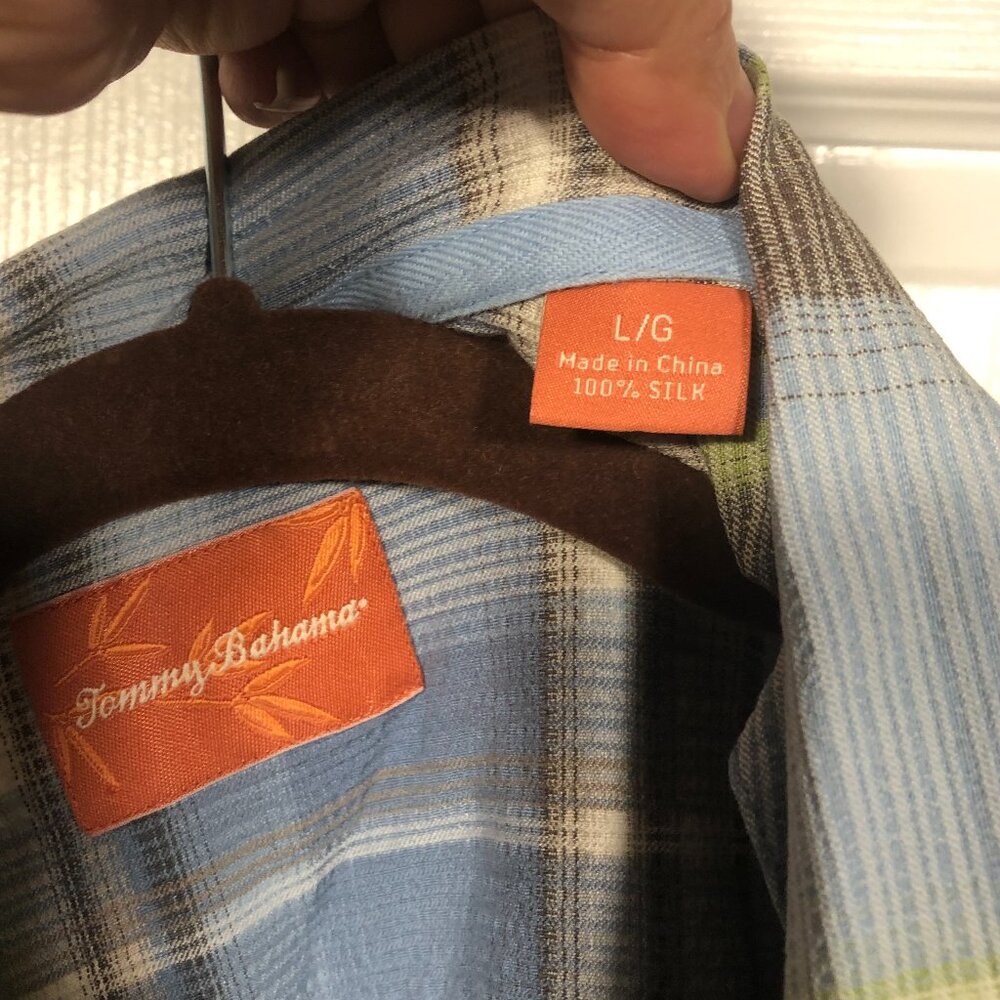 Tommy Bahama men blue and gray plaid motive short sleeve silk shirt, size L - Picture 5 of 11
